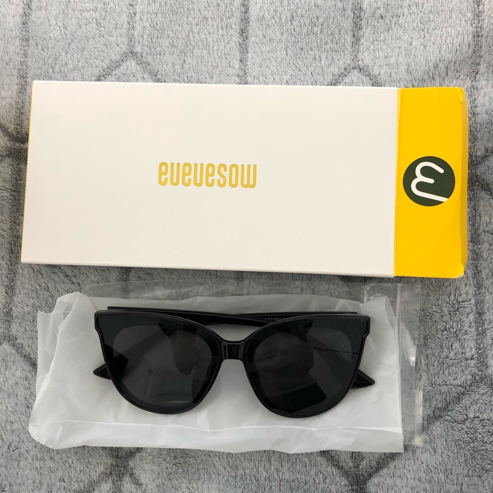 Mosanana black sunglasses